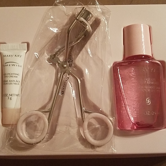 🎁🎄Mary Kay essential eye set 3 piece gift set - Picture 2 of 6